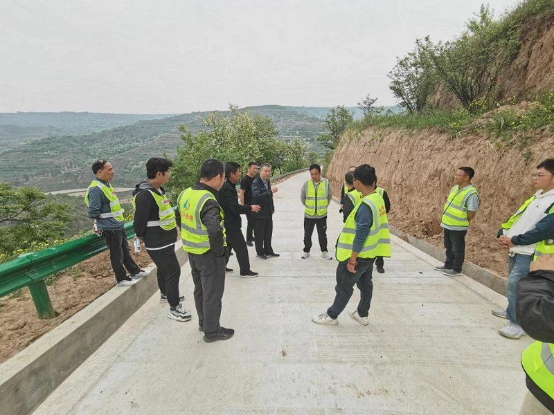咸阳路桥工程公司组织开展精细化施工观学活动