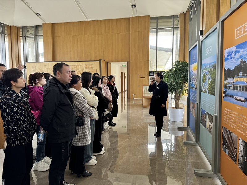 赓续中华文脉 筑牢信仰之基