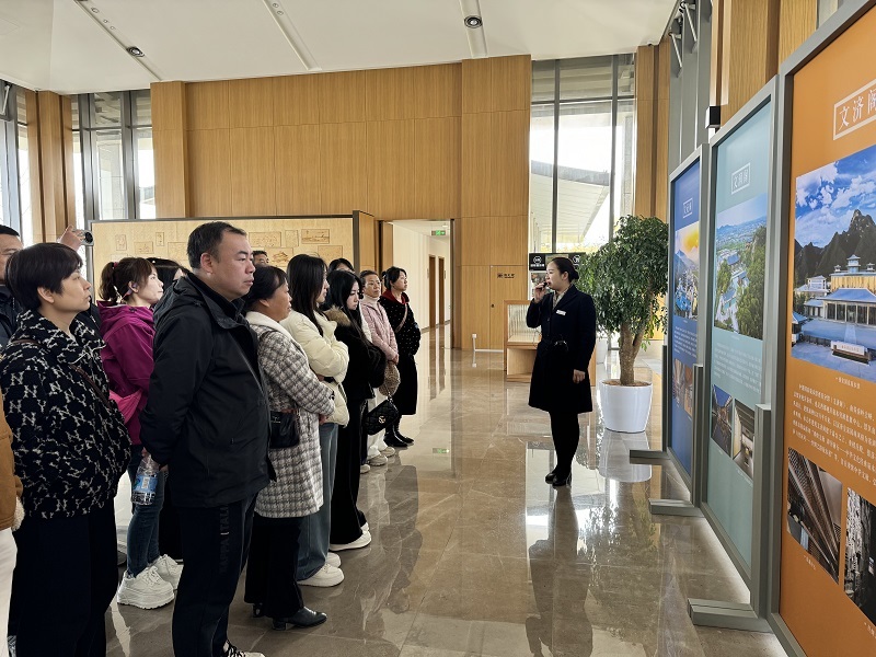 赓续中华文脉  筑牢信仰之基